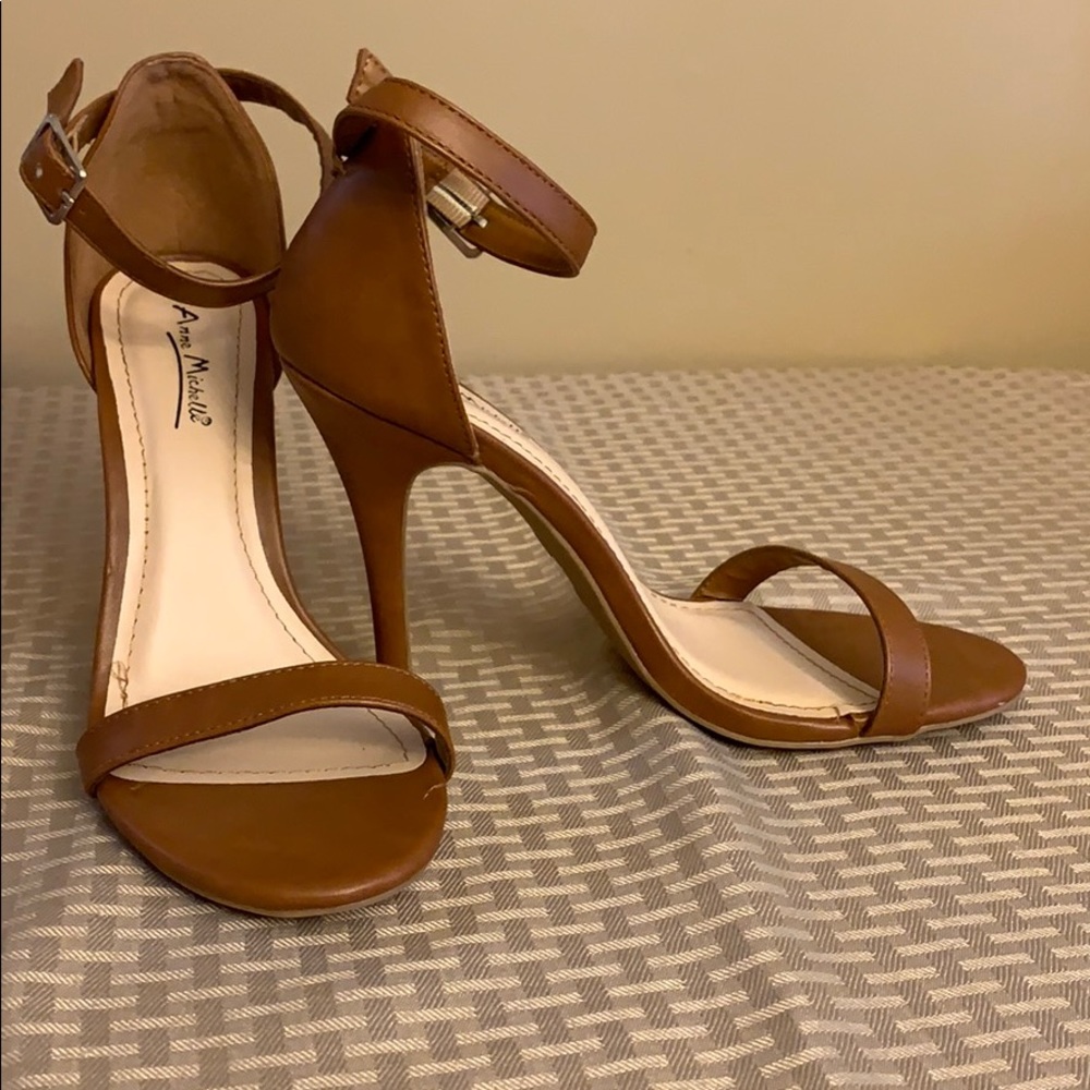 Camel high heeled shoes